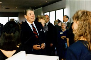 Image description is not available for 1992.217
